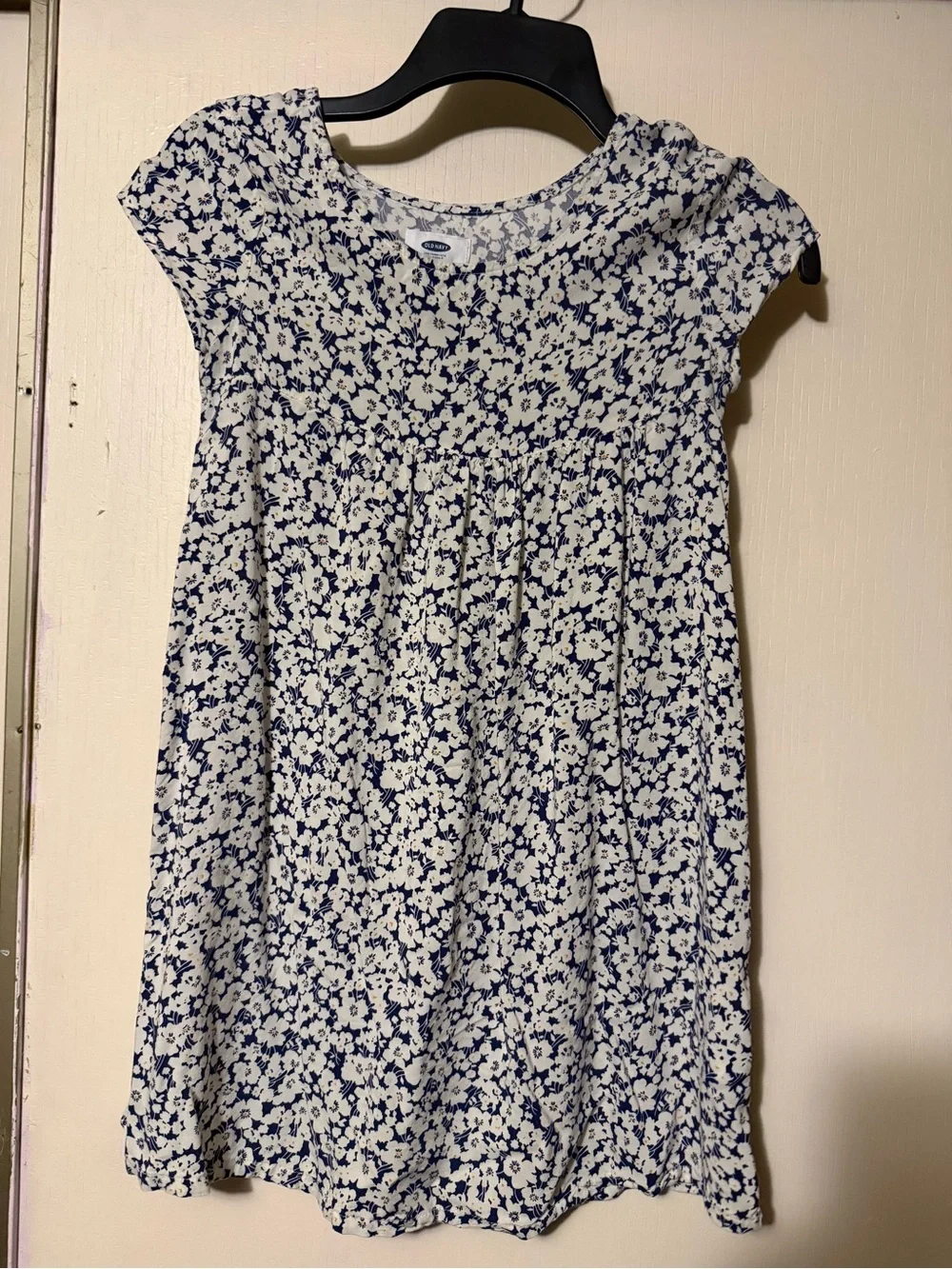 Old Navy White and Navy Floral Casual Dress